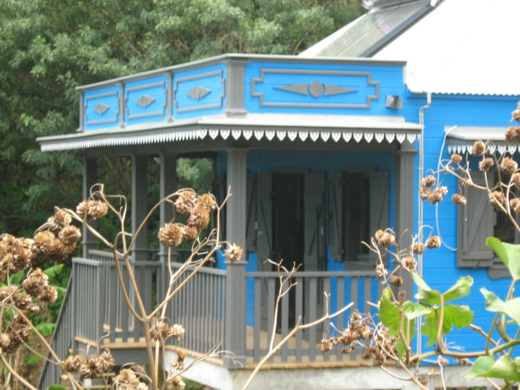 Case Créole Bleue Bois 974